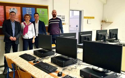 Podjetji Actual I.T. group in Vinakoper d.o.o. šoli donirali računalniško opremo